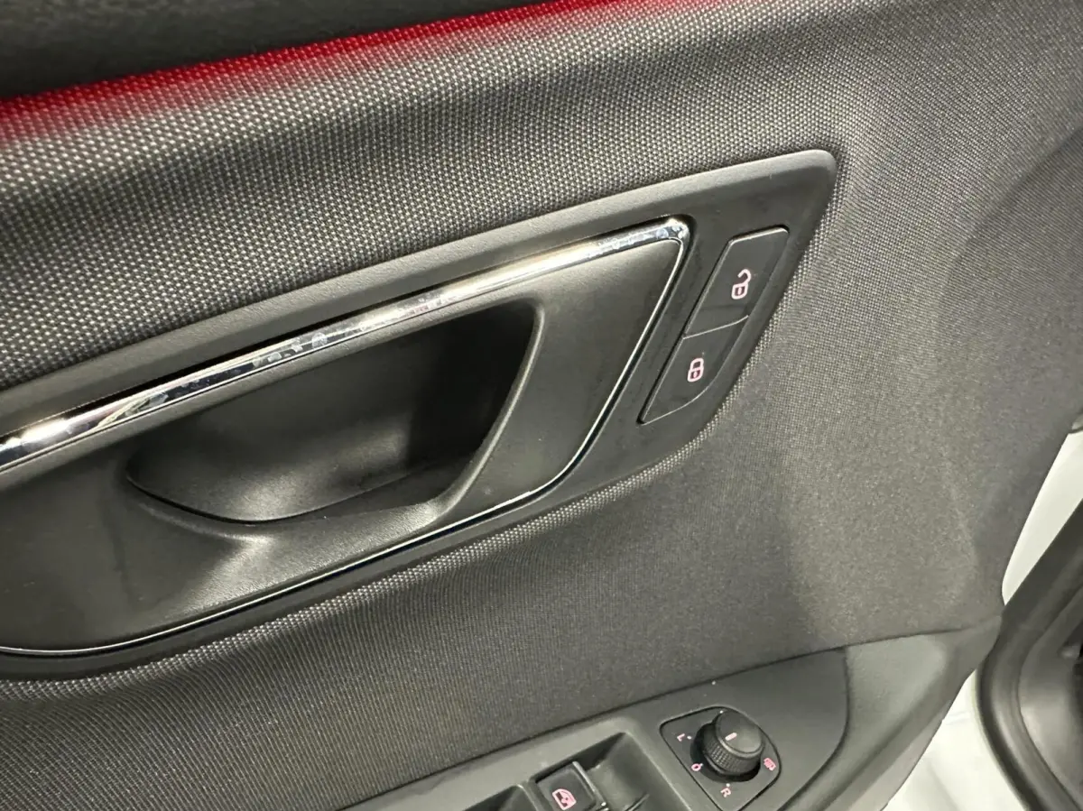 1.5 TSI FR Business Intense PANO CARPLAY NAVI.