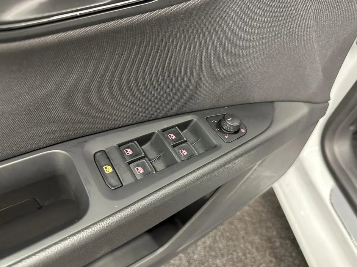 1.5 TSI FR Business Intense PANO CARPLAY NAVI.