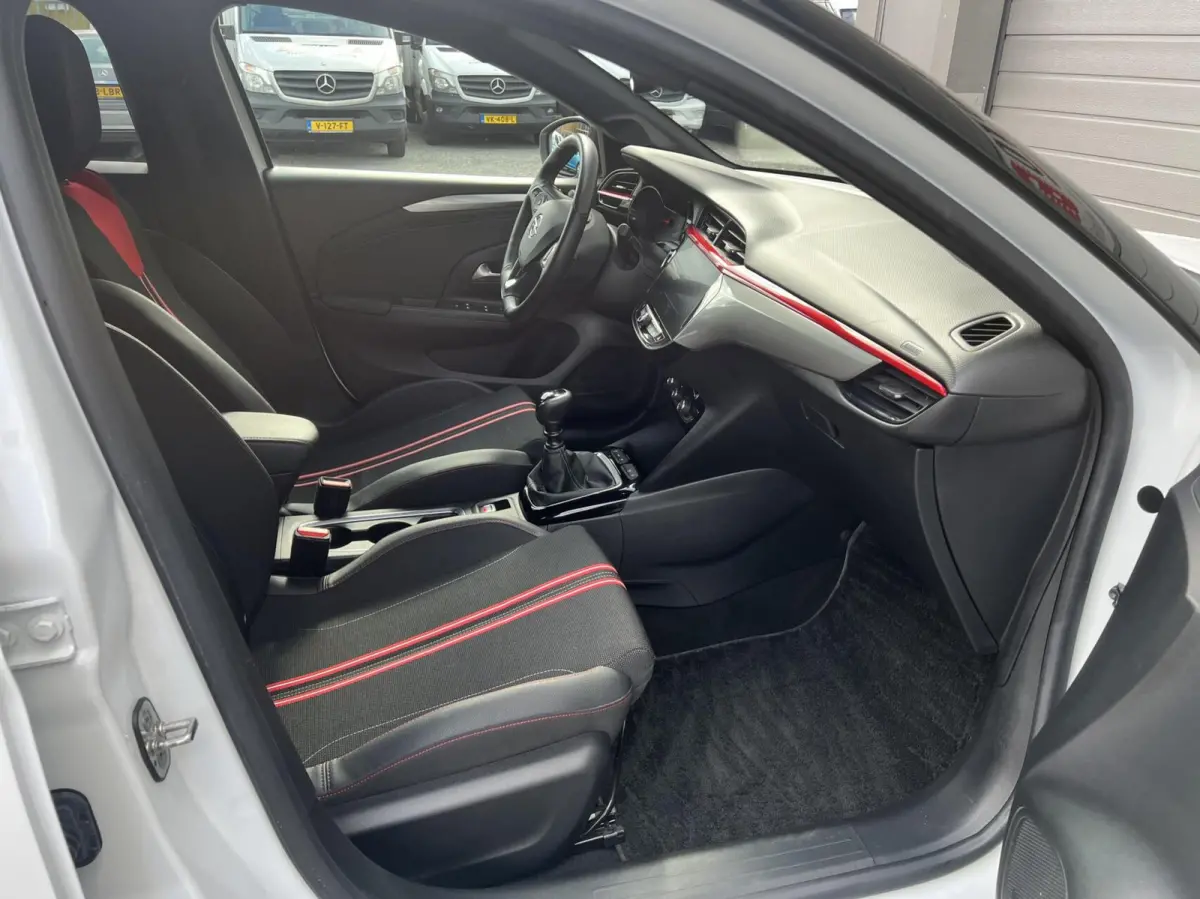 1.2 Elegance Nav, 360 camera.