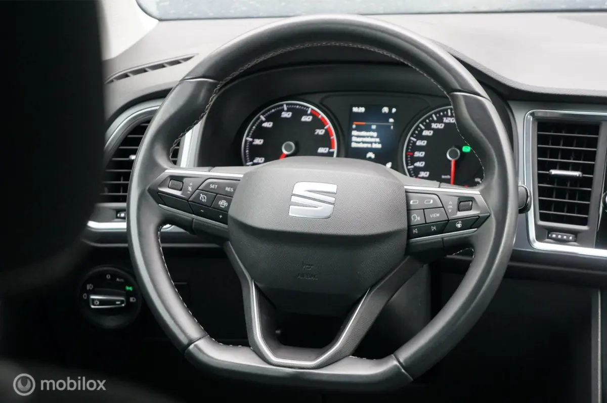 1.5 TSI Style DSG Business Intense Apple Android