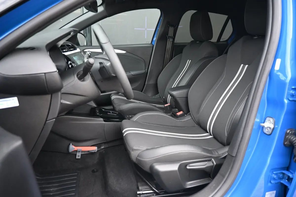 1.2 Turbo Hybrid GS | Navigatie | Draadloos Apple Carplay & Android Auto | Keyless Entry & Start | Climate Control !!