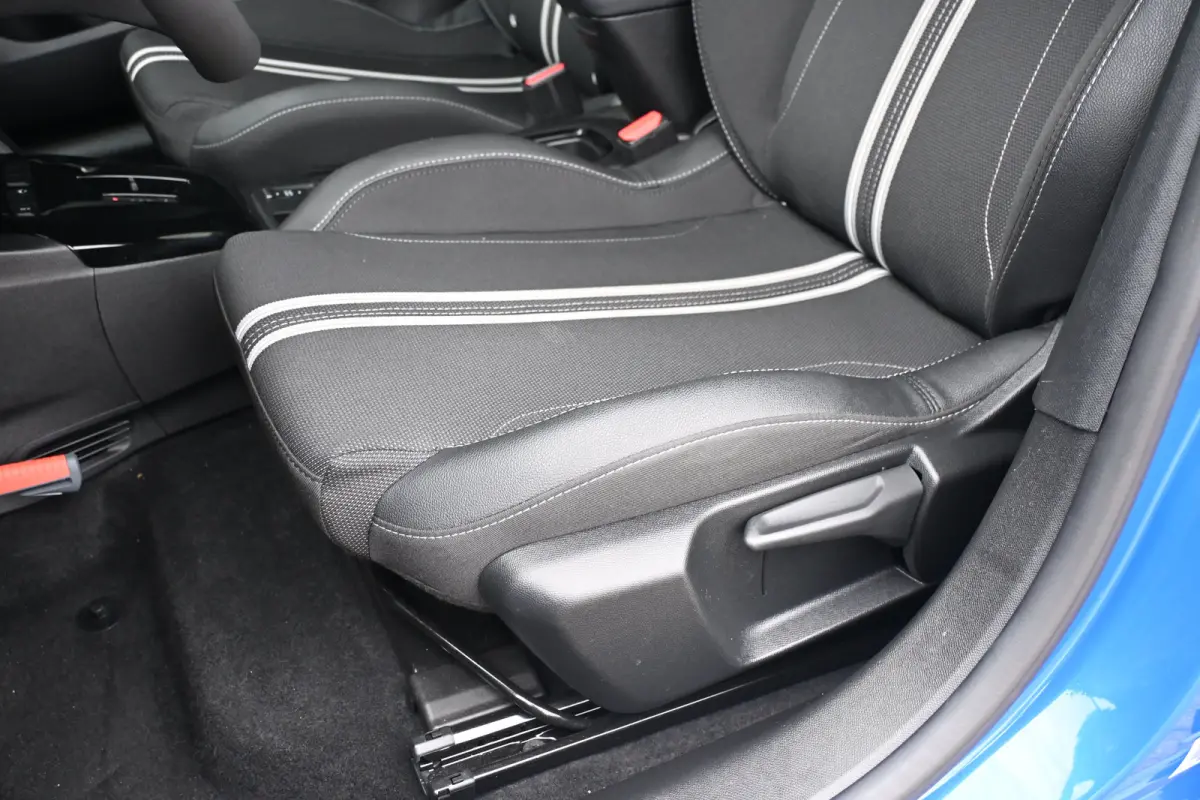 1.2 Turbo Hybrid GS | Navigatie | Draadloos Apple Carplay & Android Auto | Keyless Entry & Start | Climate Control !!