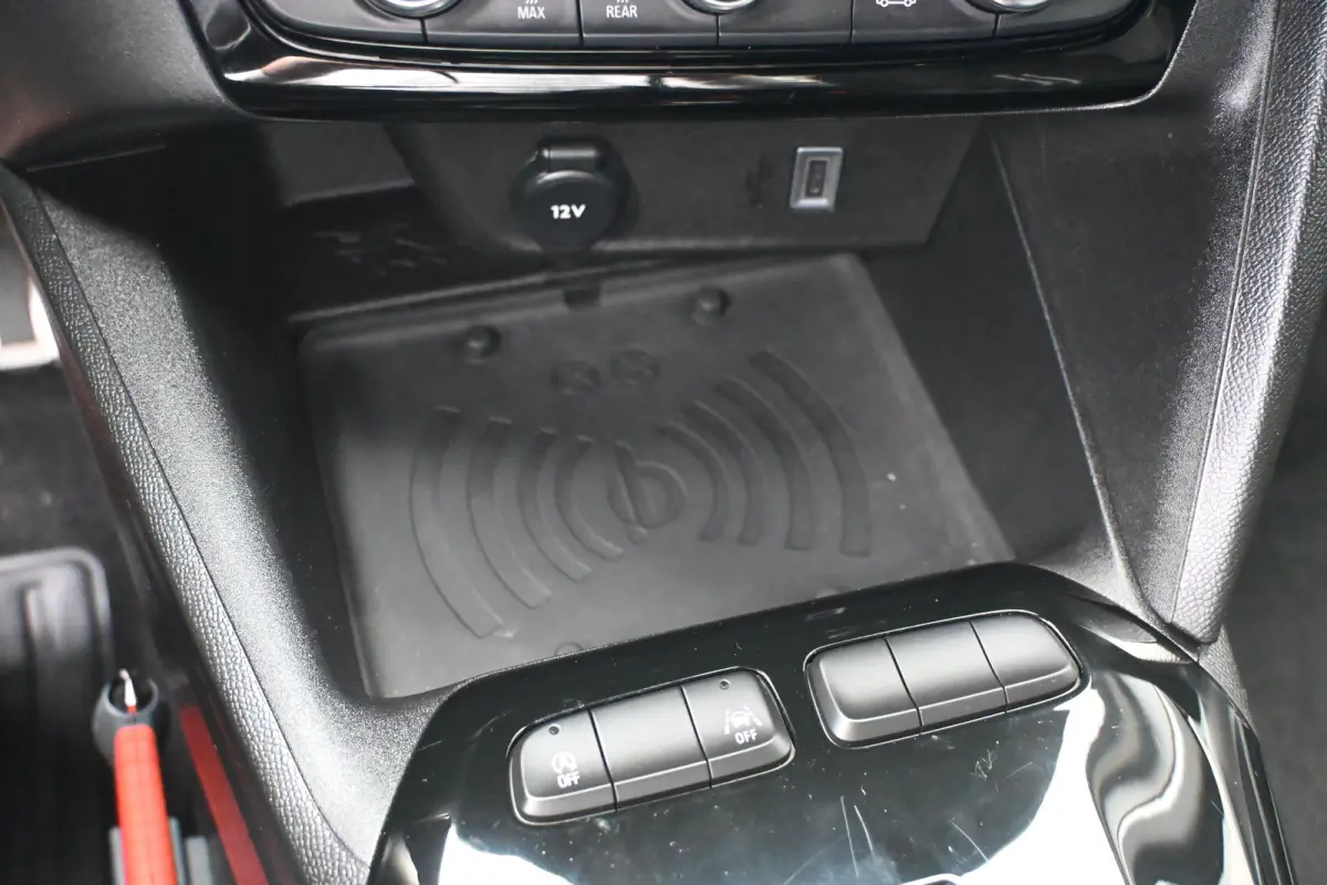 1.2 Turbo Hybrid GS | Navigatie | Draadloos Apple Carplay & Android Auto | Keyless Entry & Start | Climate Control !!