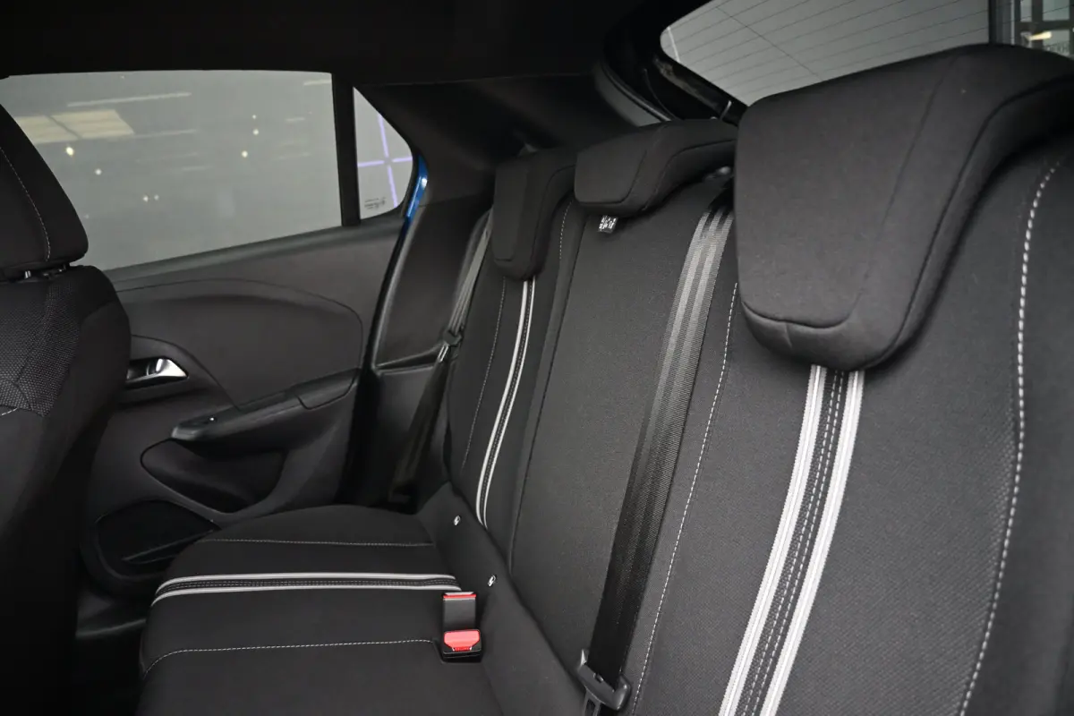 1.2 Turbo Hybrid GS | Navigatie | Draadloos Apple Carplay & Android Auto | Keyless Entry & Start | Climate Control !!