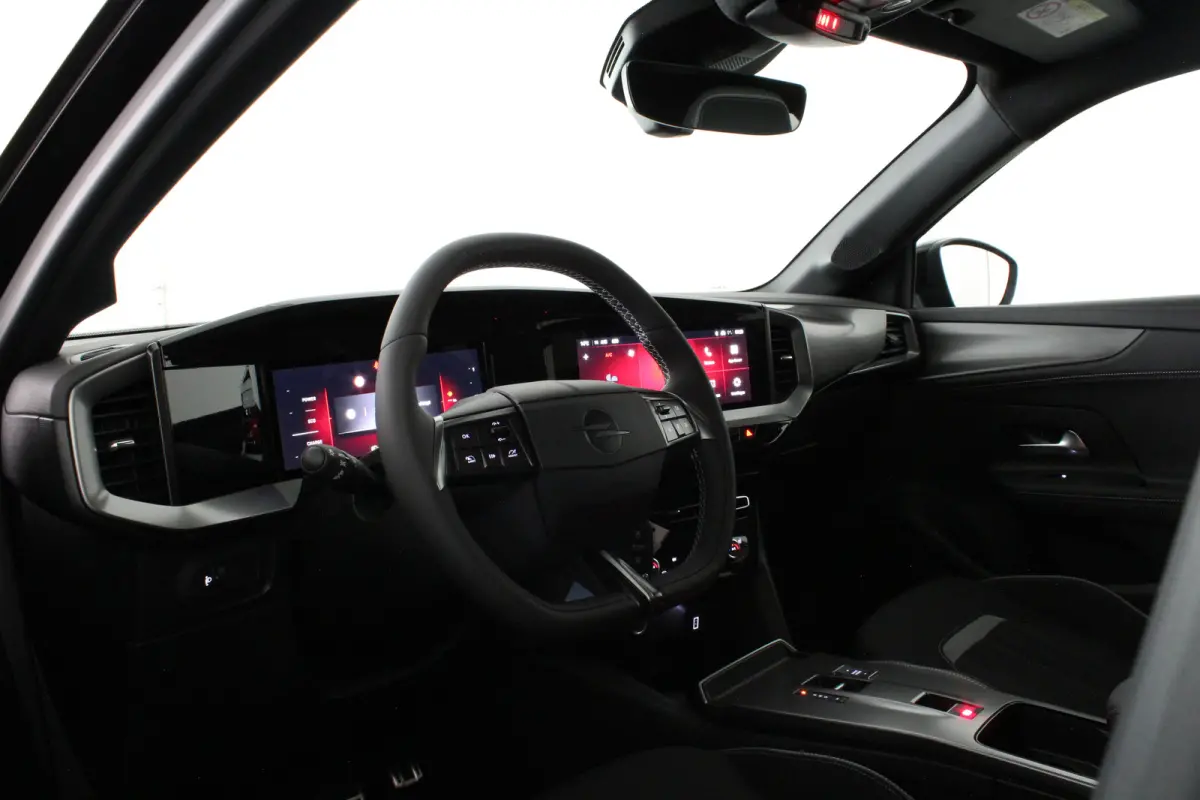 1.2 Turbo Hybrid GS > Camera/Apple Carplay/Android Auto/stuur en stoelverwarming | 5436 |
