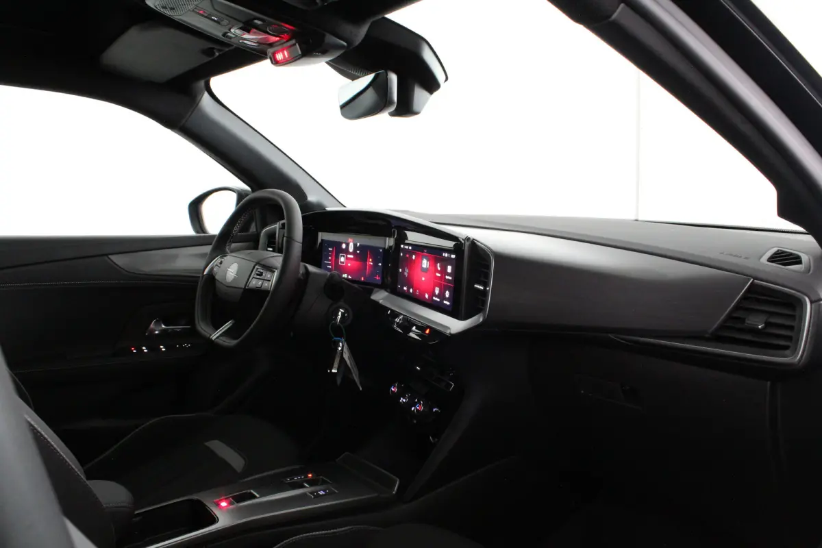 1.2 Turbo Hybrid GS > Camera/Apple Carplay/Android Auto/stuur en stoelverwarming | 5436 |