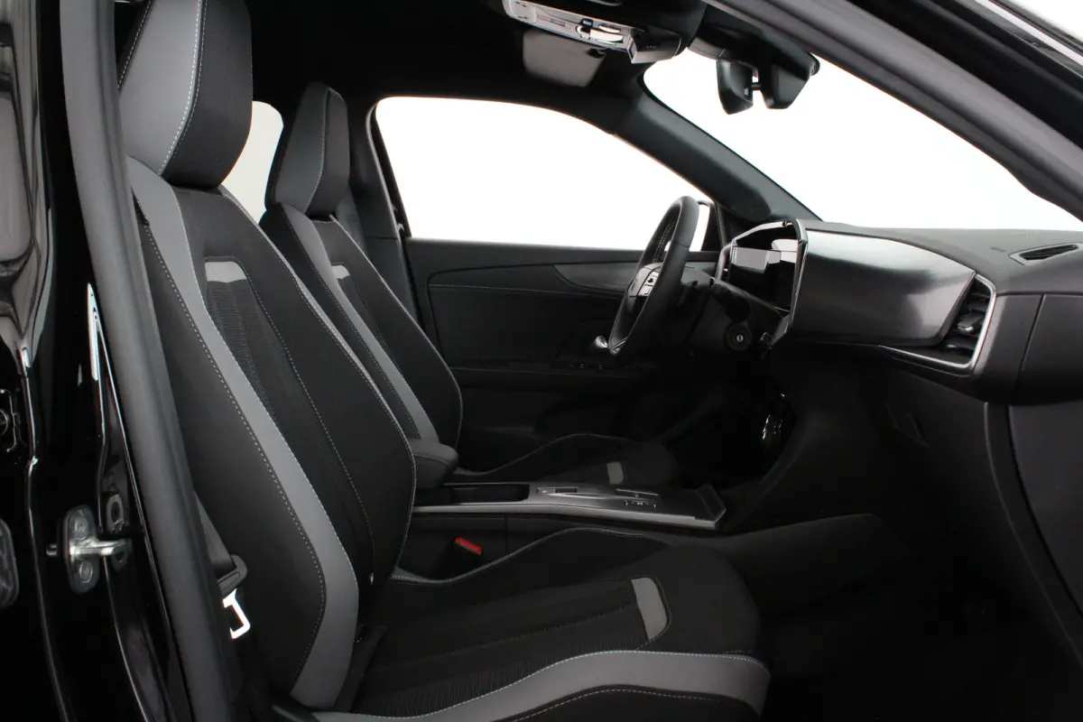 1.2 Turbo Hybrid GS > Camera/Apple Carplay/Android Auto/stuur en stoelverwarming | 5436 |