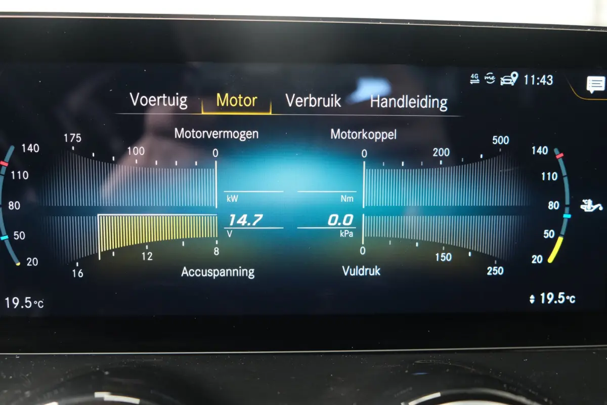 220 D 4MATIC AMG > Grijs kenteken < Airco, Cruise, Trekhaak, Camera, Carplay.