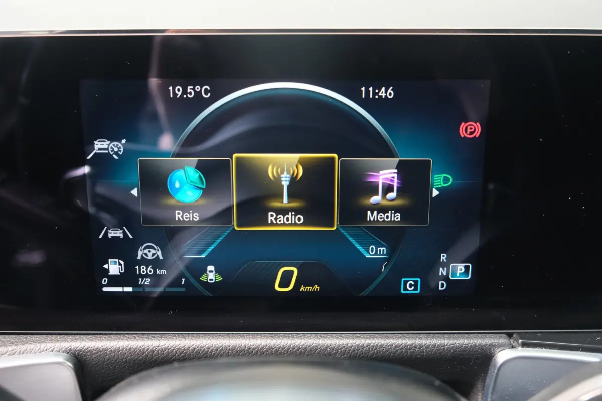 220 D 4MATIC AMG > Grijs kenteken < Airco, Cruise, Trekhaak, Camera, Carplay.
