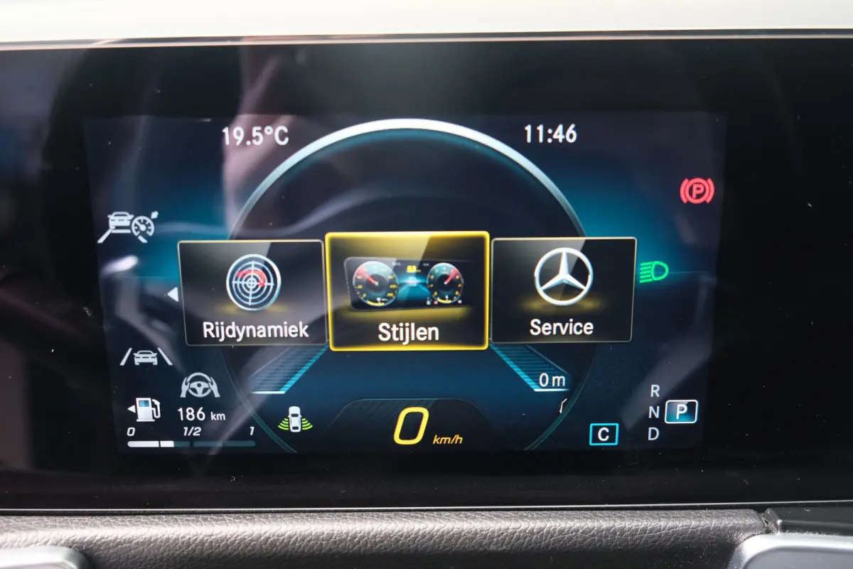 220 D 4MATIC AMG > Grijs kenteken < Airco, Cruise, Trekhaak, Camera, Carplay.
