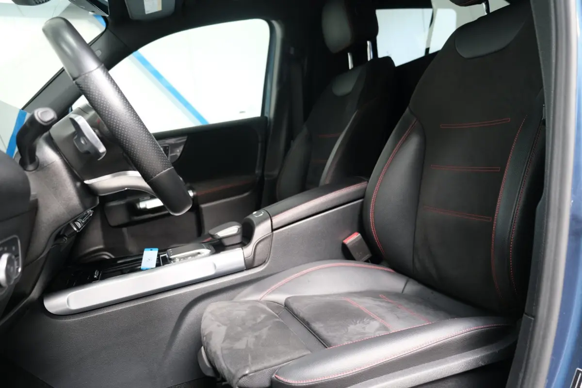 220 D 4MATIC AMG > Grijs kenteken < Airco, Cruise, Trekhaak, Camera, Carplay.