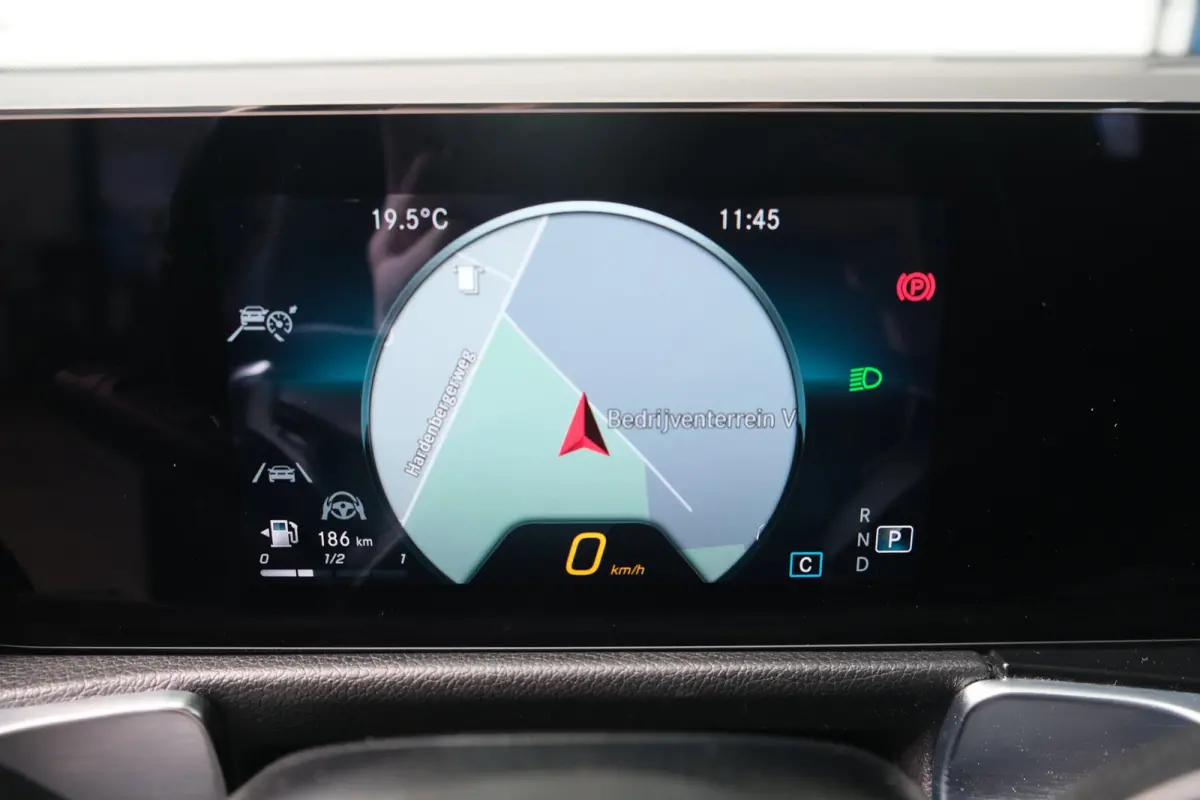 220 D 4MATIC AMG > Grijs kenteken < Airco, Cruise, Trekhaak, Camera, Carplay.