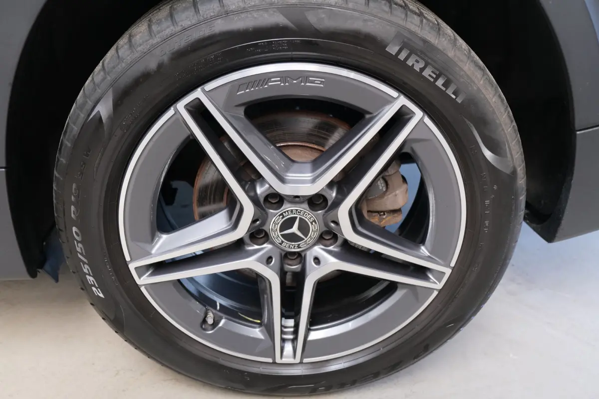 220 D 4MATIC AMG > Grijs kenteken < Airco, Cruise, Trekhaak, Camera, Carplay.