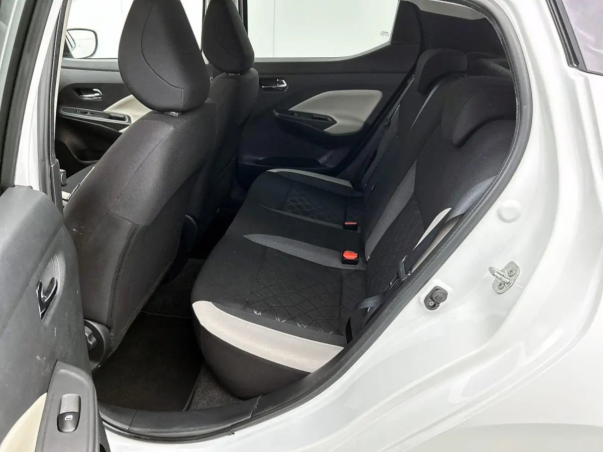 1.0 IG-T N-Connecta | NAVIGATIE | ACHTERUITRIJCAMERA | BLEUTOOTH | CRUISE CONTROL | PARKEERSENSOREN ACHTER |