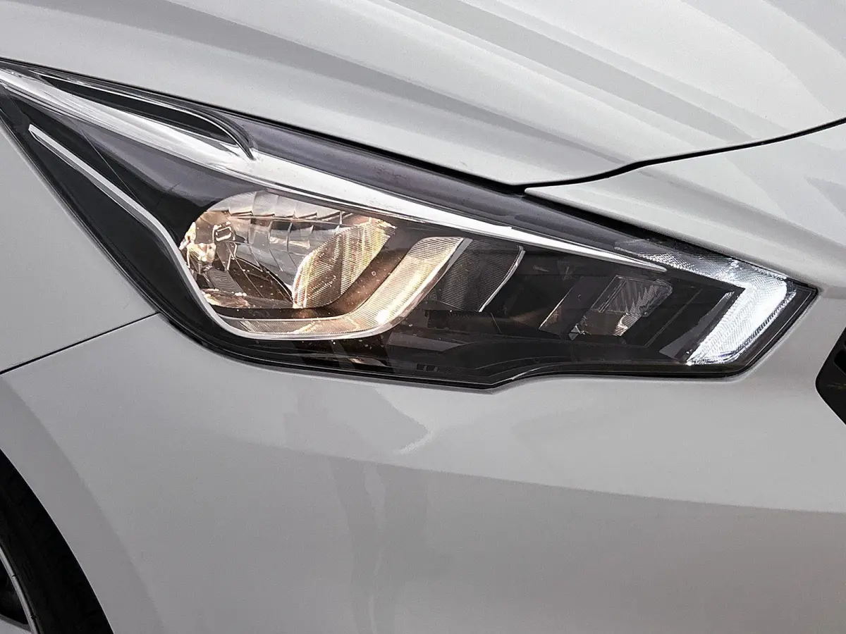 1.0 IG-T N-Connecta | NAVIGATIE | ACHTERUITRIJCAMERA | BLEUTOOTH | CRUISE CONTROL | PARKEERSENSOREN ACHTER |