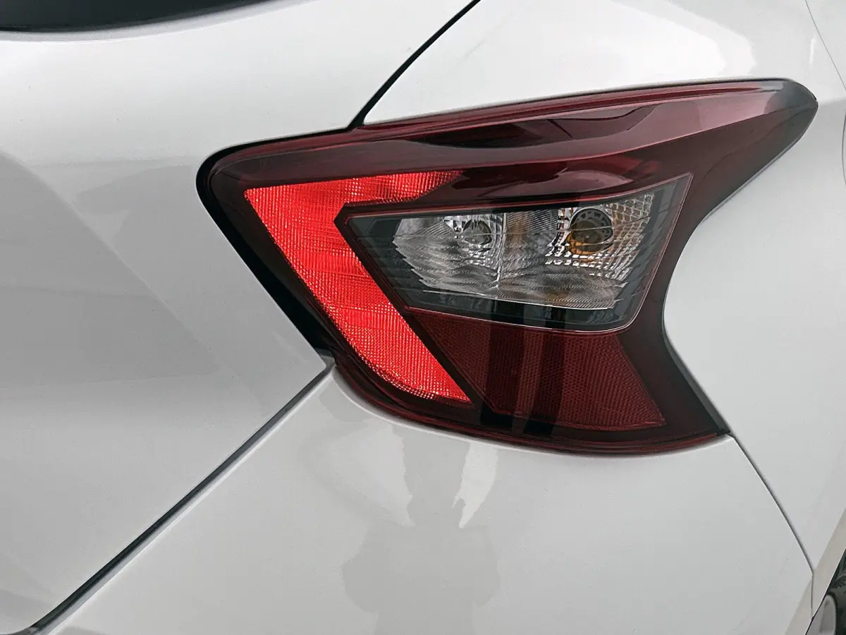 1.0 IG-T N-Connecta | NAVIGATIE | ACHTERUITRIJCAMERA | BLEUTOOTH | CRUISE CONTROL | PARKEERSENSOREN ACHTER |