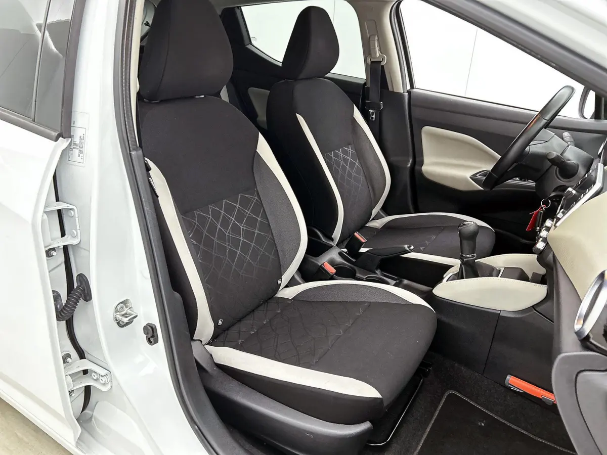 1.0 IG-T N-Connecta | NAVIGATIE | ACHTERUITRIJCAMERA | BLEUTOOTH | CRUISE CONTROL | PARKEERSENSOREN ACHTER |