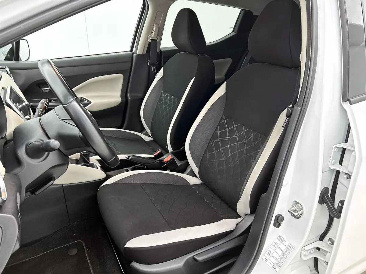 1.0 IG-T N-Connecta | NAVIGATIE | ACHTERUITRIJCAMERA | BLEUTOOTH | CRUISE CONTROL | PARKEERSENSOREN ACHTER |