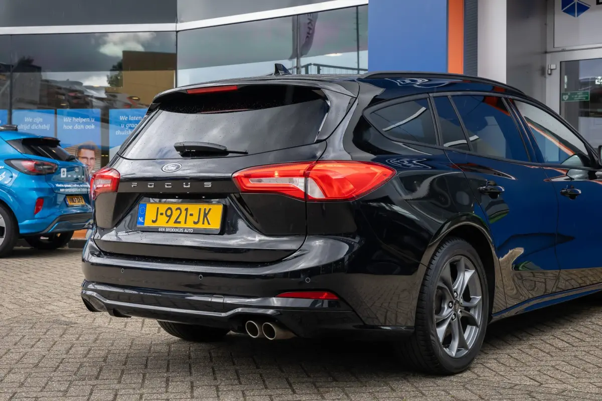 1.0 EcoBoost ST Line Business | Stoel/stuur/voorruit verwarming | Apple Carplay/Android Auto | Cruise control | Clima | Parkeersensoren voor en achter | Airco (automatisch) | Apple Carplay/A