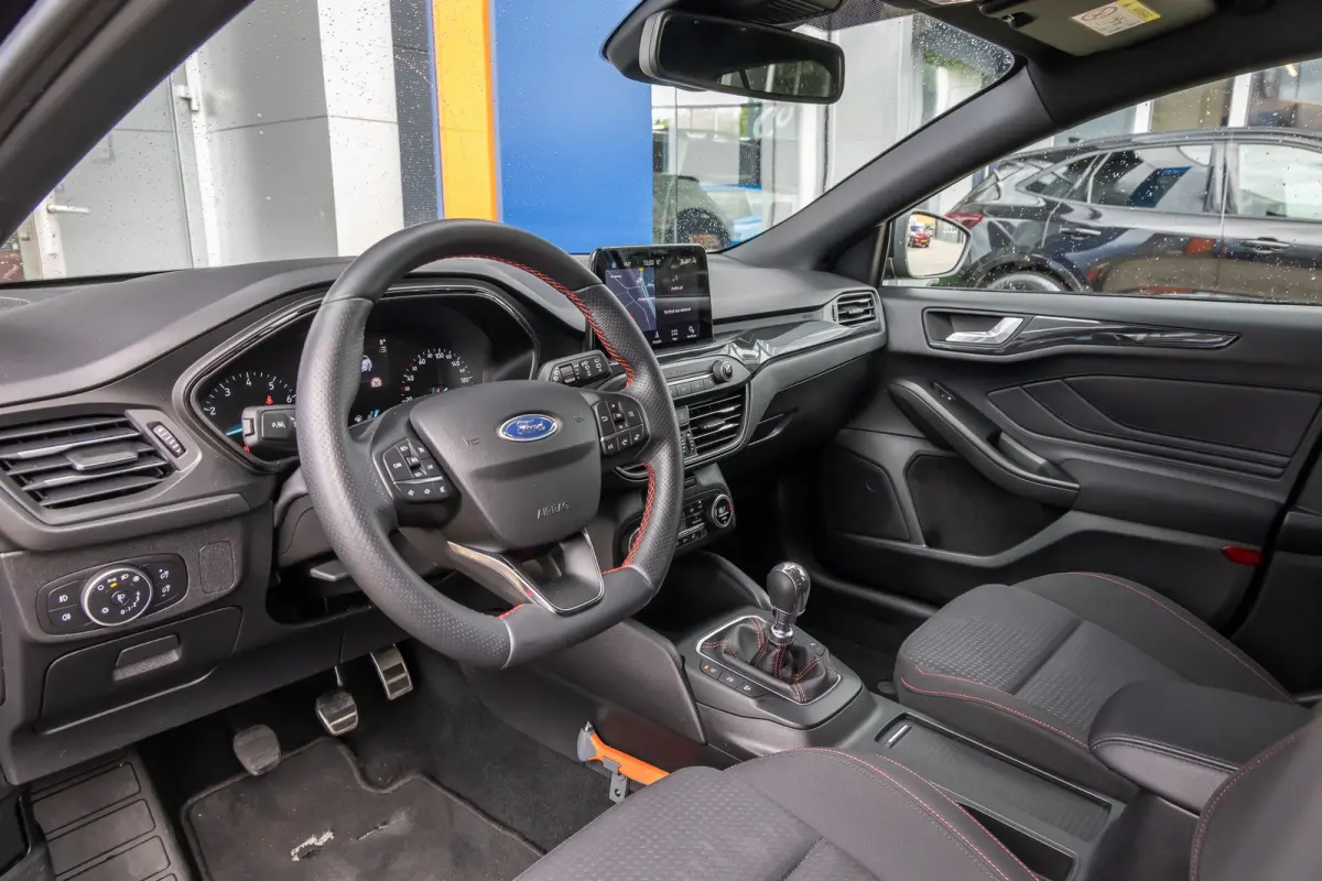 1.0 EcoBoost ST Line Business | Stoel/stuur/voorruit verwarming | Apple Carplay/Android Auto | Cruise control | Clima | Parkeersensoren voor en achter | Airco (automatisch) | Apple Carplay/A
