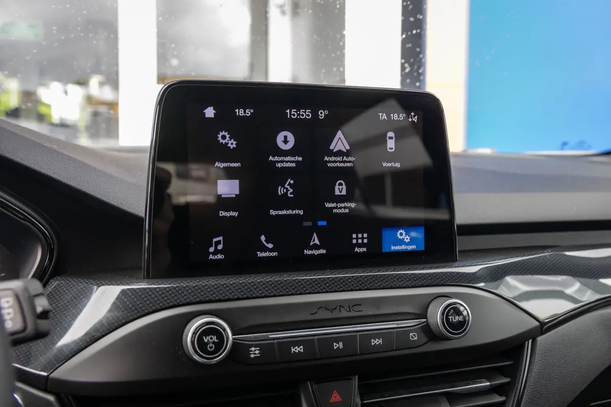 1.0 EcoBoost ST Line Business | Stoel/stuur/voorruit verwarming | Apple Carplay/Android Auto | Cruise control | Clima | Parkeersensoren voor en achter | Airco (automatisch) | Apple Carplay/A