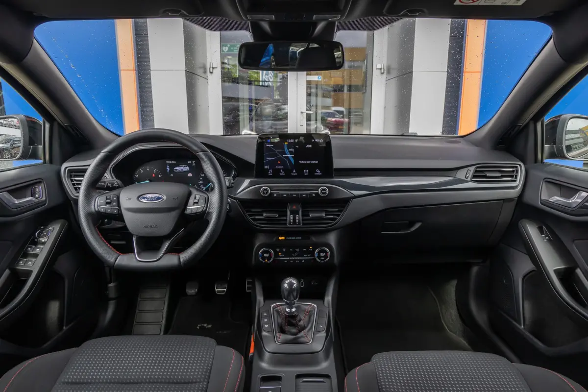 1.0 EcoBoost ST Line Business | Stoel/stuur/voorruit verwarming | Apple Carplay/Android Auto | Cruise control | Clima | Parkeersensoren voor en achter | Airco (automatisch) | Apple Carplay/A