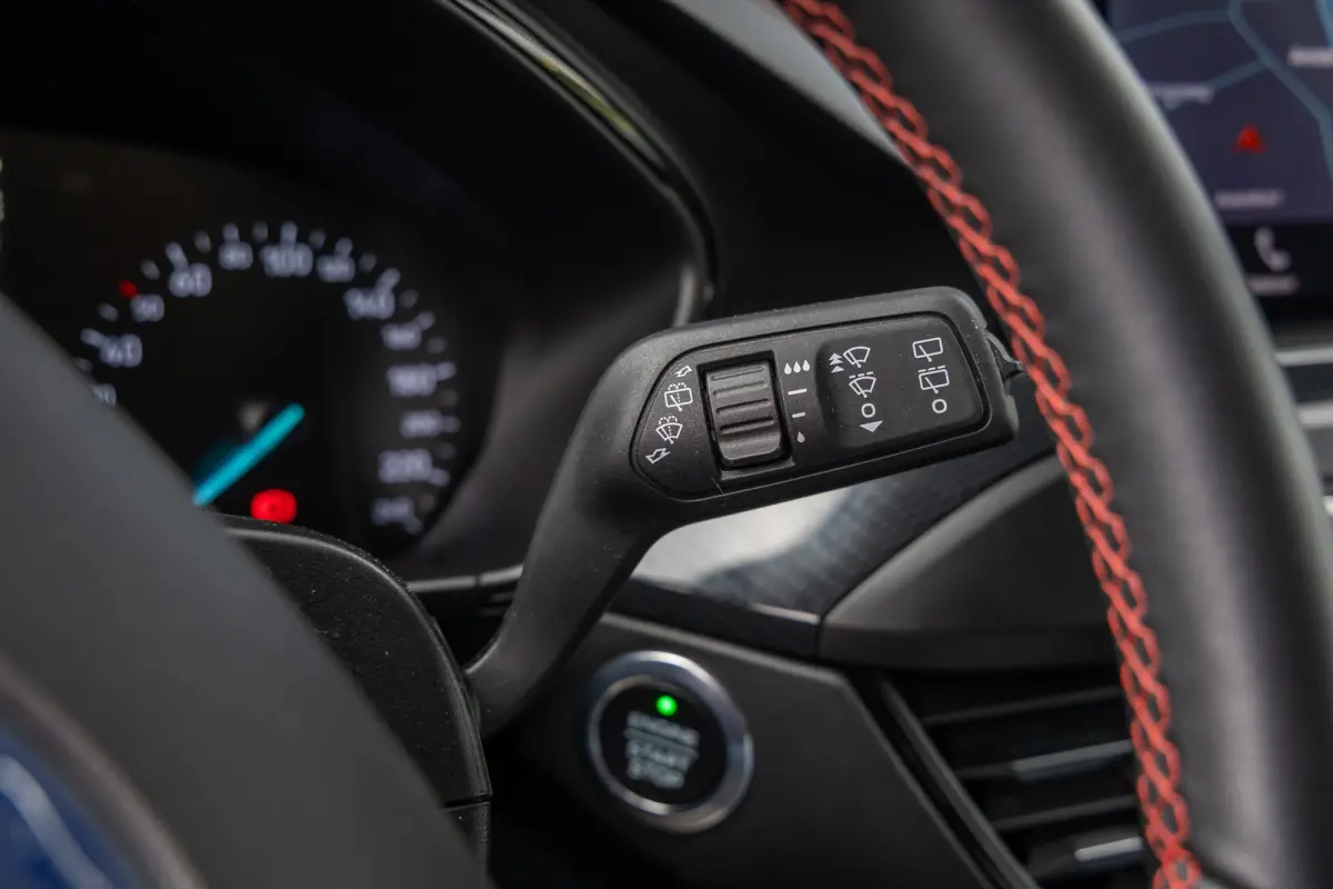 1.0 EcoBoost ST Line Business | Stoel/stuur/voorruit verwarming | Apple Carplay/Android Auto | Cruise control | Clima | Parkeersensoren voor en achter | Airco (automatisch) | Apple Carplay/A