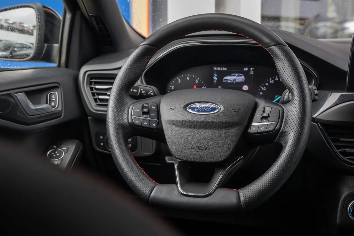 1.0 EcoBoost ST Line Business | Stoel/stuur/voorruit verwarming | Apple Carplay/Android Auto | Cruise control | Clima | Parkeersensoren voor en achter | Airco (automatisch) | Apple Carplay/A