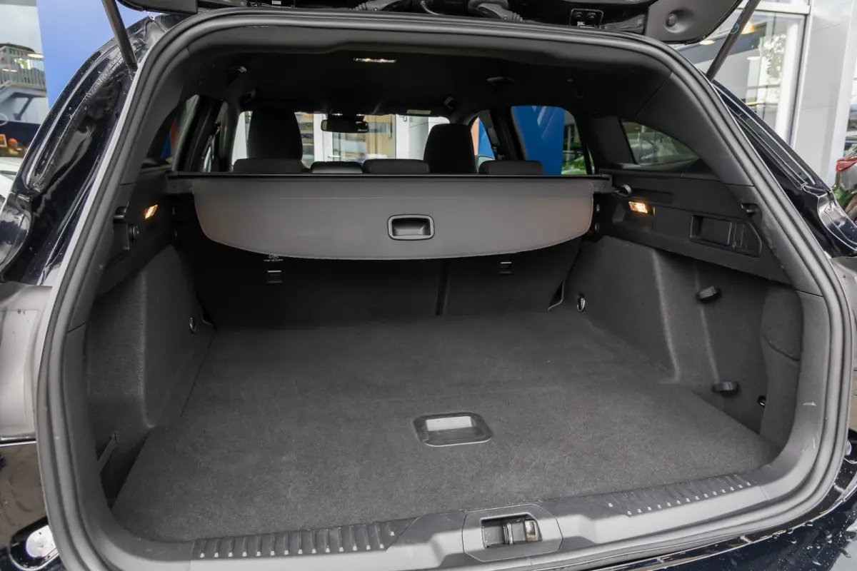 1.0 EcoBoost ST Line Business | Stoel/stuur/voorruit verwarming | Apple Carplay/Android Auto | Cruise control | Clima | Parkeersensoren voor en achter | Airco (automatisch) | Apple Carplay/A