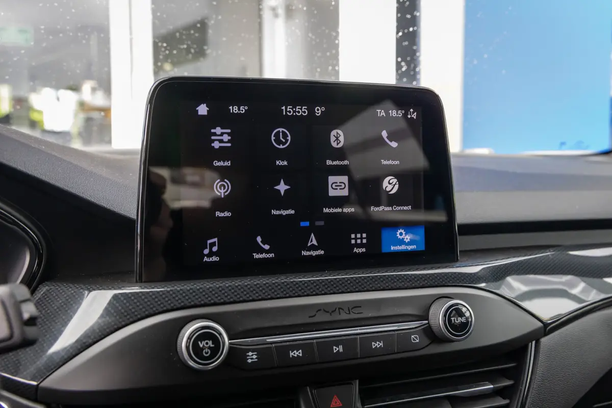 1.0 EcoBoost ST Line Business | Stoel/stuur/voorruit verwarming | Apple Carplay/Android Auto | Cruise control | Clima | Parkeersensoren voor en achter | Airco (automatisch) | Apple Carplay/A
