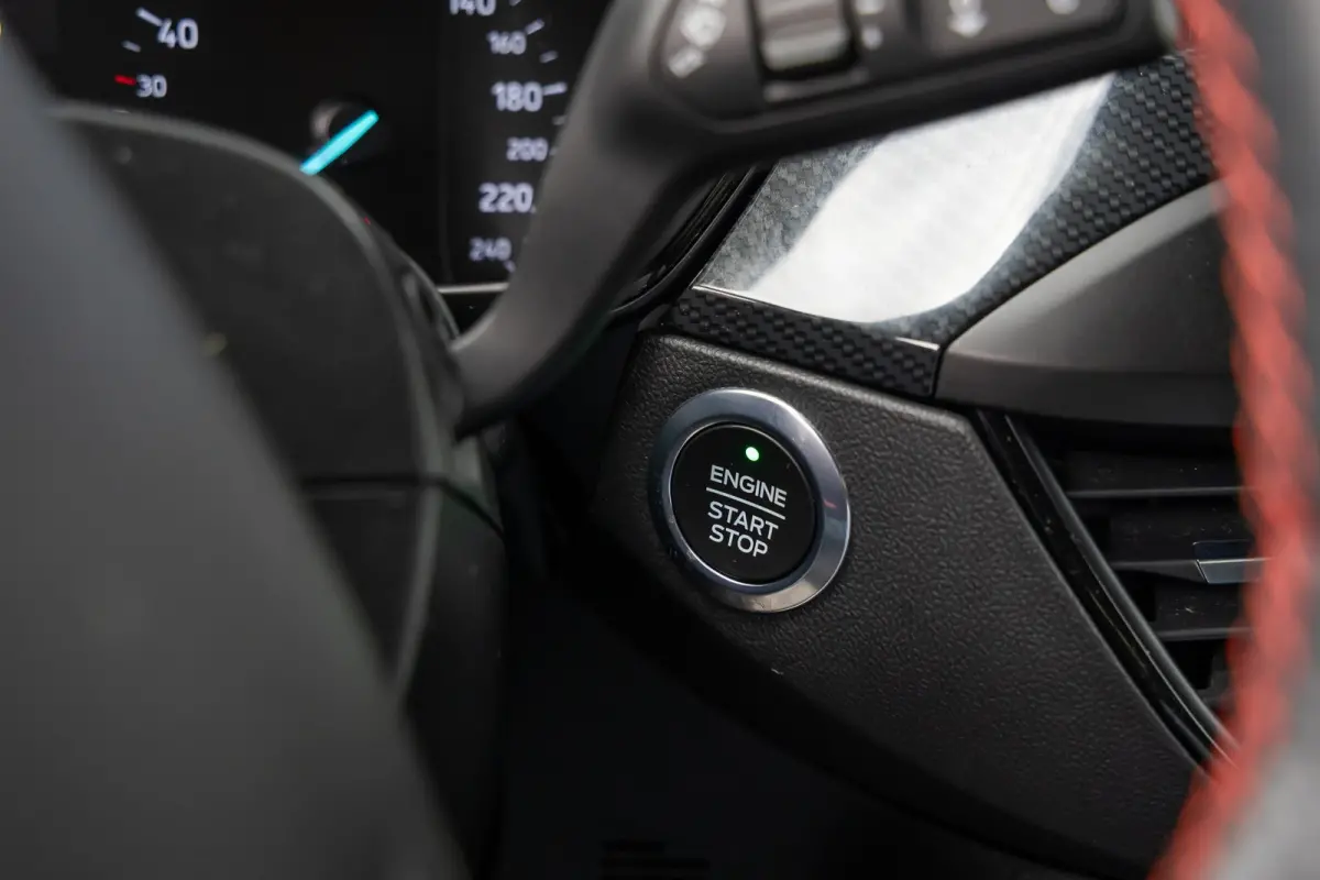 1.0 EcoBoost ST Line Business | Stoel/stuur/voorruit verwarming | Apple Carplay/Android Auto | Cruise control | Clima | Parkeersensoren voor en achter | Airco (automatisch) | Apple Carplay/A