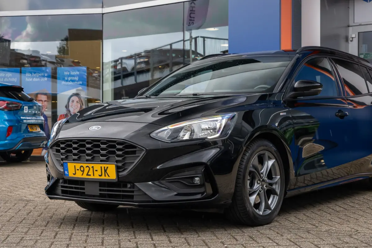 1.0 EcoBoost ST Line Business | Stoel/stuur/voorruit verwarming | Apple Carplay/Android Auto | Cruise control | Clima | Parkeersensoren voor en achter | Airco (automatisch) | Apple Carplay/A