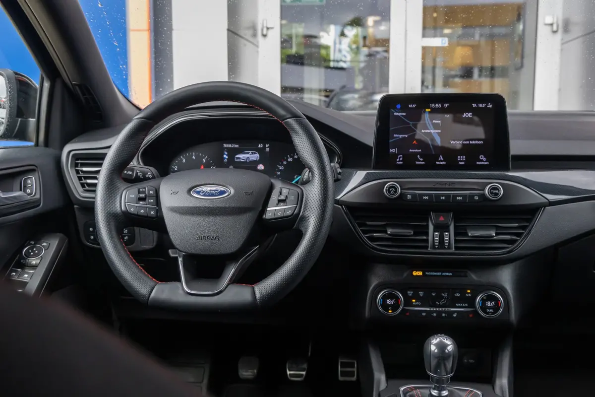 1.0 EcoBoost ST Line Business | Stoel/stuur/voorruit verwarming | Apple Carplay/Android Auto | Cruise control | Clima | Parkeersensoren voor en achter | Airco (automatisch) | Apple Carplay/A
