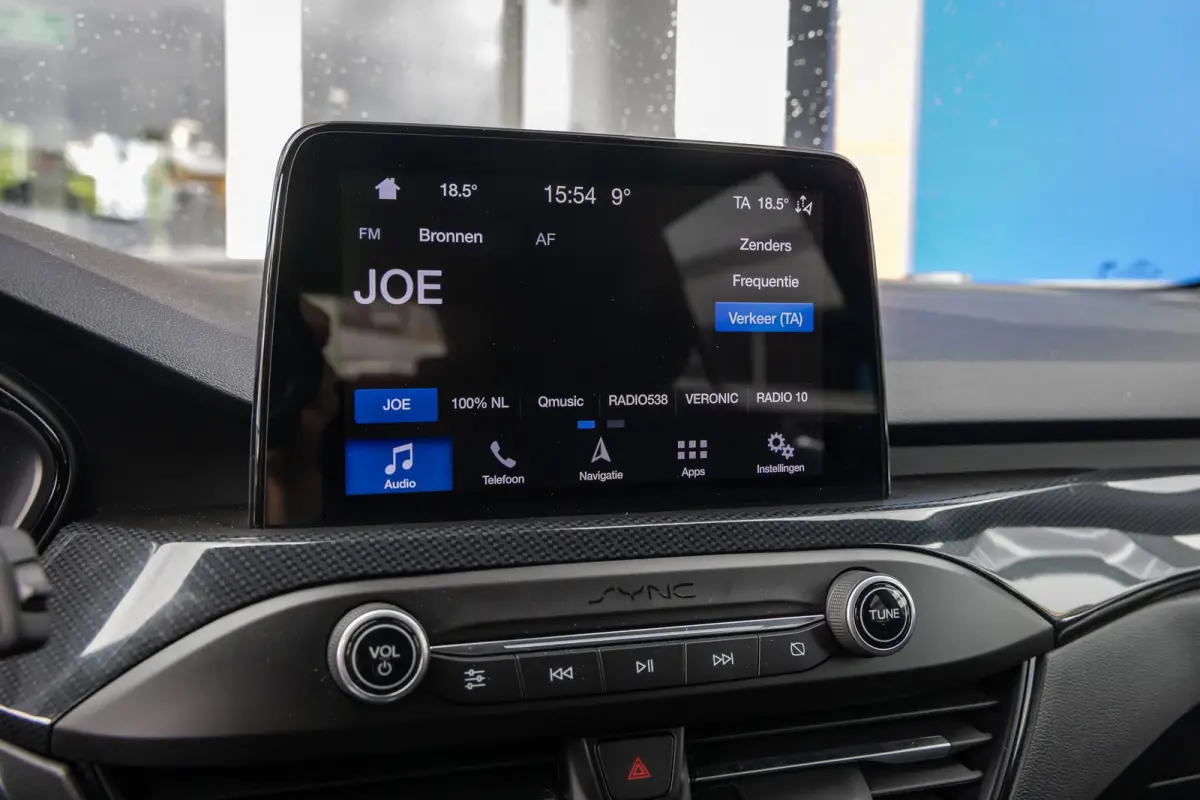 1.0 EcoBoost ST Line Business | Stoel/stuur/voorruit verwarming | Apple Carplay/Android Auto | Cruise control | Clima | Parkeersensoren voor en achter | Airco (automatisch) | Apple Carplay/A