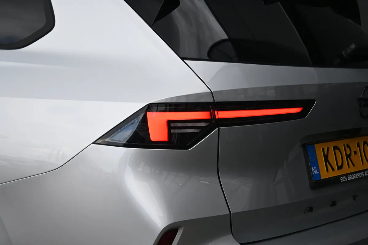 58 kWh Ultimate DEMO-DEAL! | Schuif-/Kanteldak | Alcantara | LED-Matrix | Elektr. Stoelen | Stuur/Stoelverwarming | 360 Camera | !!