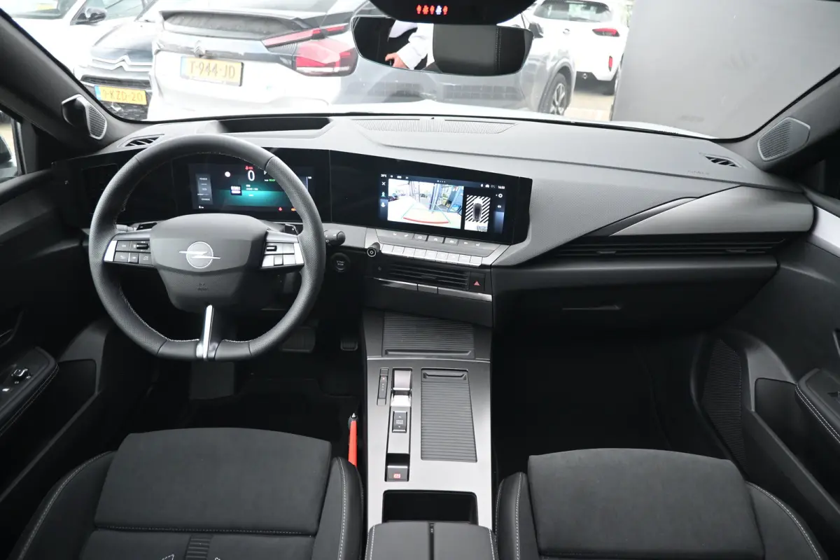 58 kWh Ultimate DEMO-DEAL! | Schuif-/Kanteldak | Alcantara | LED-Matrix | Elektr. Stoelen | Stuur/Stoelverwarming | 360 Camera | !!