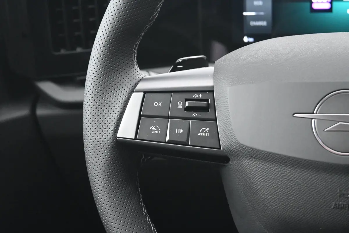 58 kWh Ultimate DEMO-DEAL! | Schuif-/Kanteldak | Alcantara | LED-Matrix | Elektr. Stoelen | Stuur/Stoelverwarming | 360 Camera | !!