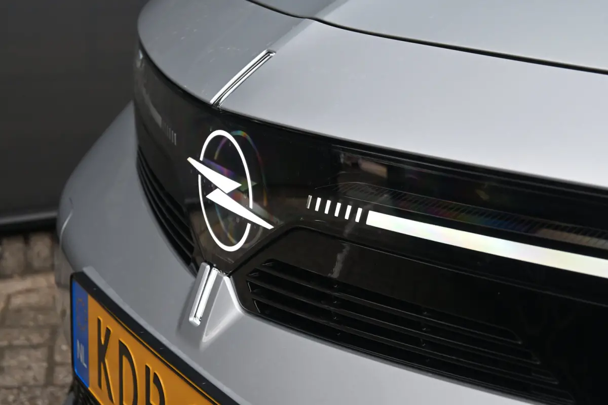 58 kWh Ultimate DEMO-DEAL! | Schuif-/Kanteldak | Alcantara | LED-Matrix | Elektr. Stoelen | Stuur/Stoelverwarming | 360 Camera | !!