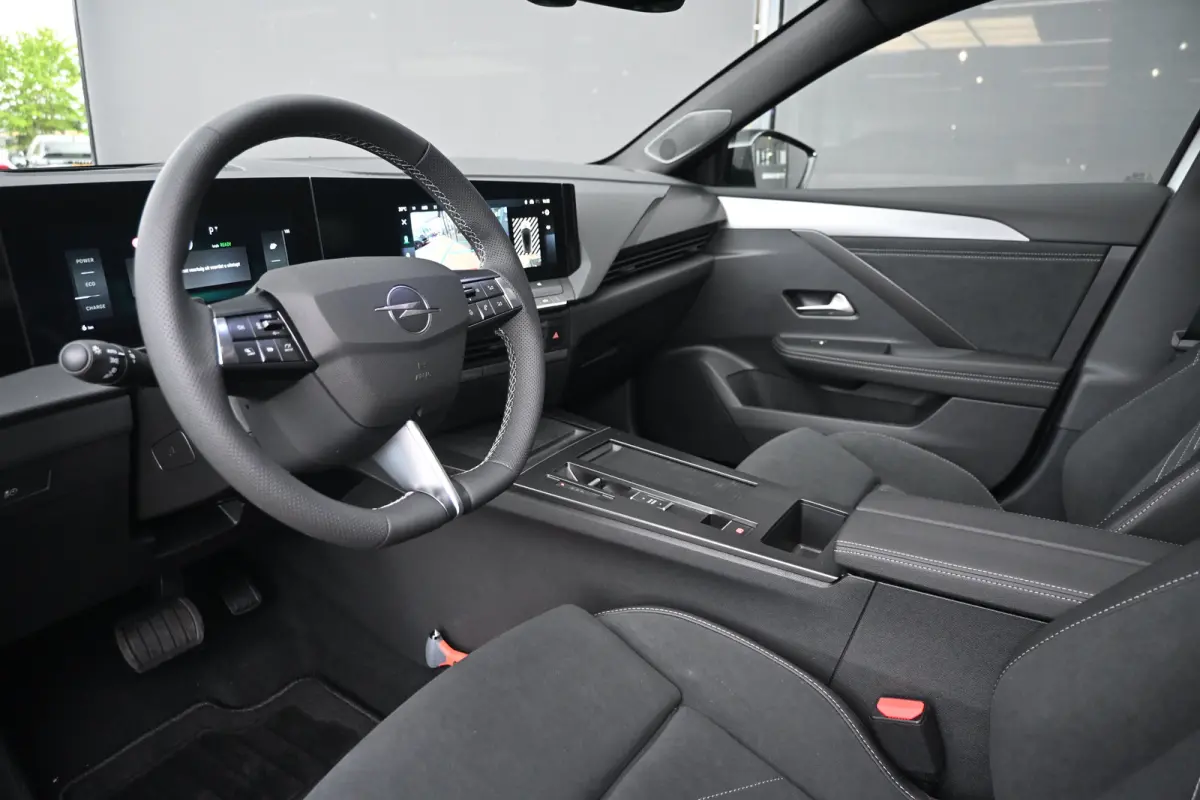 58 kWh Ultimate DEMO-DEAL! | Schuif-/Kanteldak | Alcantara | LED-Matrix | Elektr. Stoelen | Stuur/Stoelverwarming | 360 Camera | !!