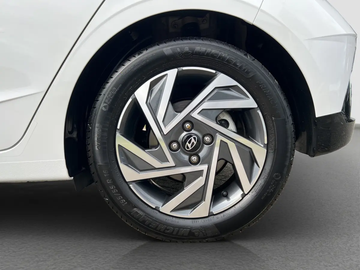 1.0 T-GDI 100pk Comfort | Airco | Camera | Carplay | Cruise control | Dodehoek detectie | Navigatie | Parkeersensoren | Digitaal cockpit | Lichtmetalen velgen