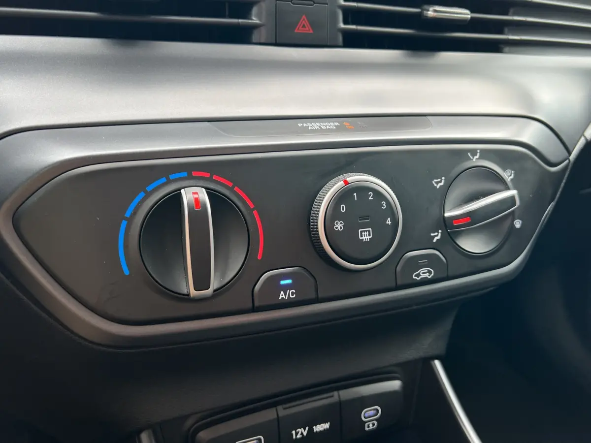 1.0 T-GDI 100pk Comfort | Airco | Camera | Carplay | Cruise control | Dodehoek detectie | Navigatie | Parkeersensoren | Digitaal cockpit | Lichtmetalen velgen