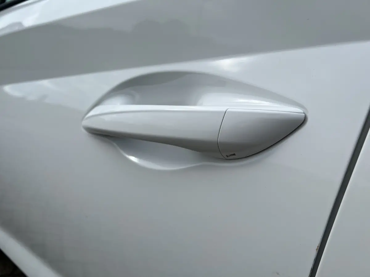 1.0 T-GDI 100pk Comfort | Airco | Camera | Carplay | Cruise control | Dodehoek detectie | Navigatie | Parkeersensoren | Digitaal cockpit | Lichtmetalen velgen
