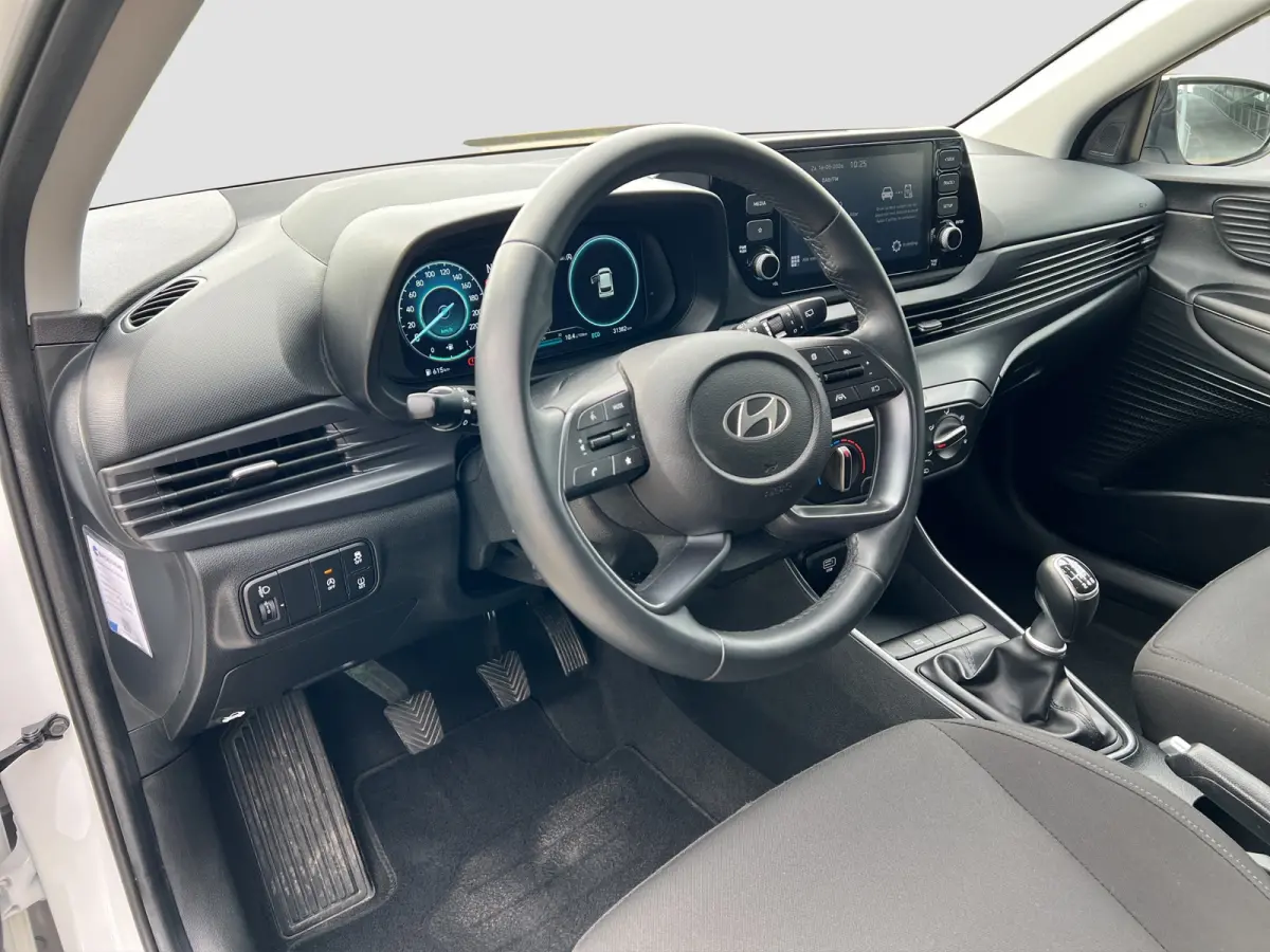 1.0 T-GDI 100pk Comfort | Airco | Camera | Carplay | Cruise control | Dodehoek detectie | Navigatie | Parkeersensoren | Digitaal cockpit | Lichtmetalen velgen
