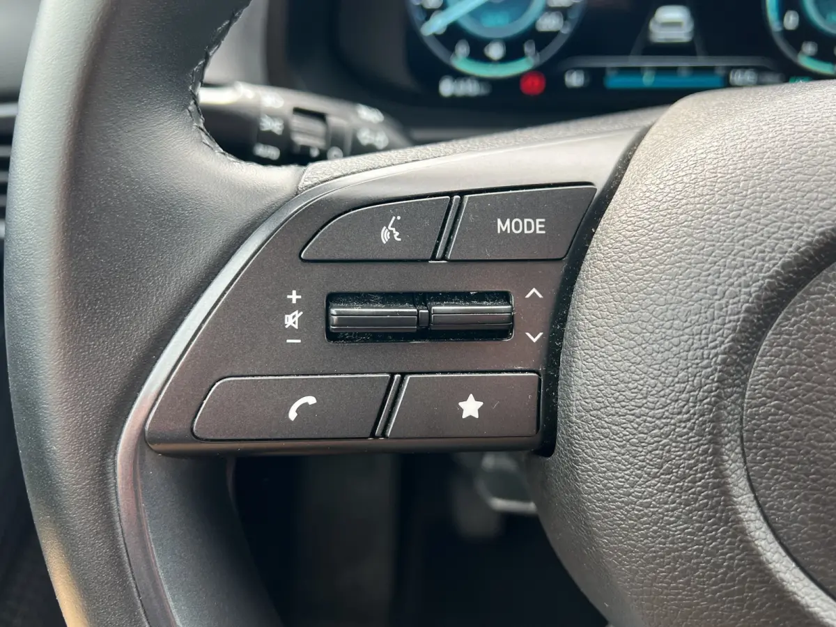 1.0 T-GDI 100pk Comfort | Airco | Camera | Carplay | Cruise control | Dodehoek detectie | Navigatie | Parkeersensoren | Digitaal cockpit | Lichtmetalen velgen