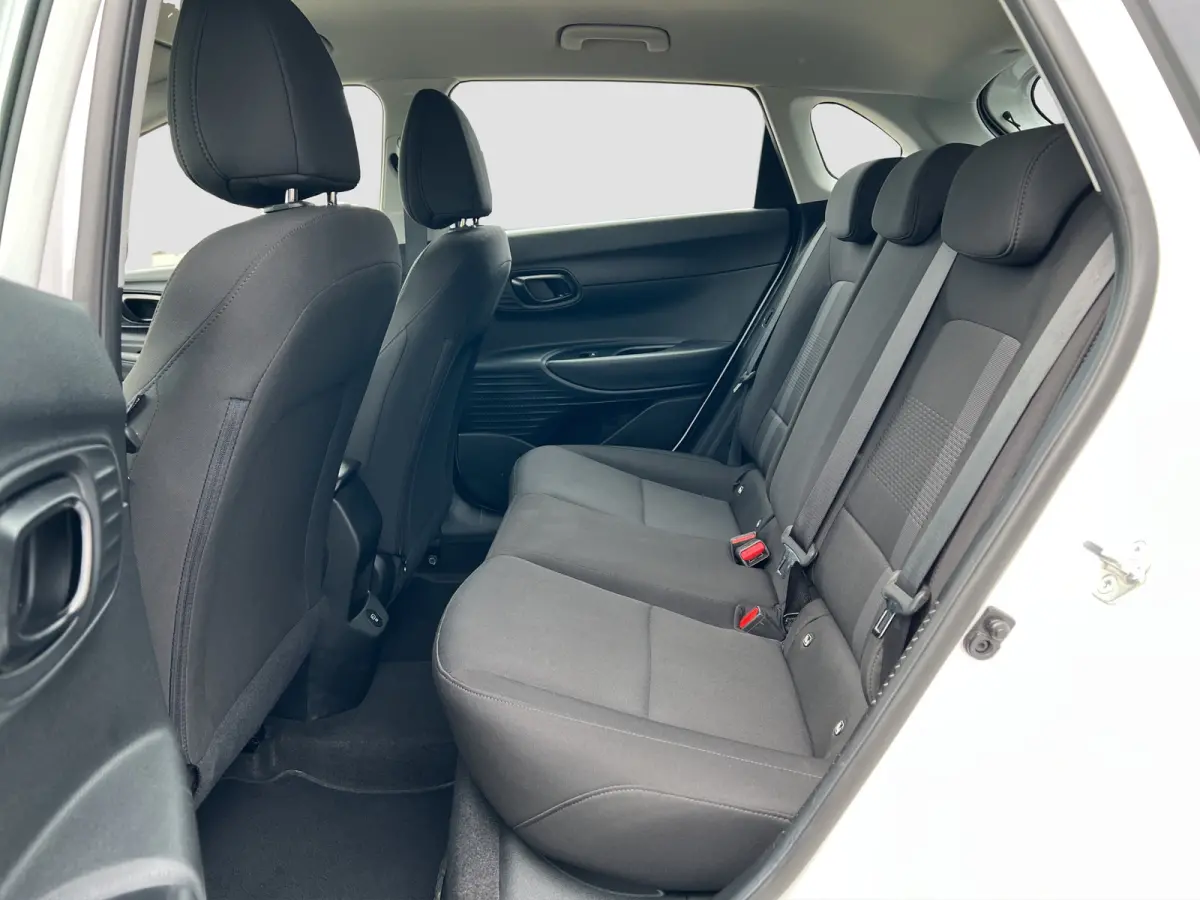 1.0 T-GDI 100pk Comfort | Airco | Camera | Carplay | Cruise control | Dodehoek detectie | Navigatie | Parkeersensoren | Digitaal cockpit | Lichtmetalen velgen