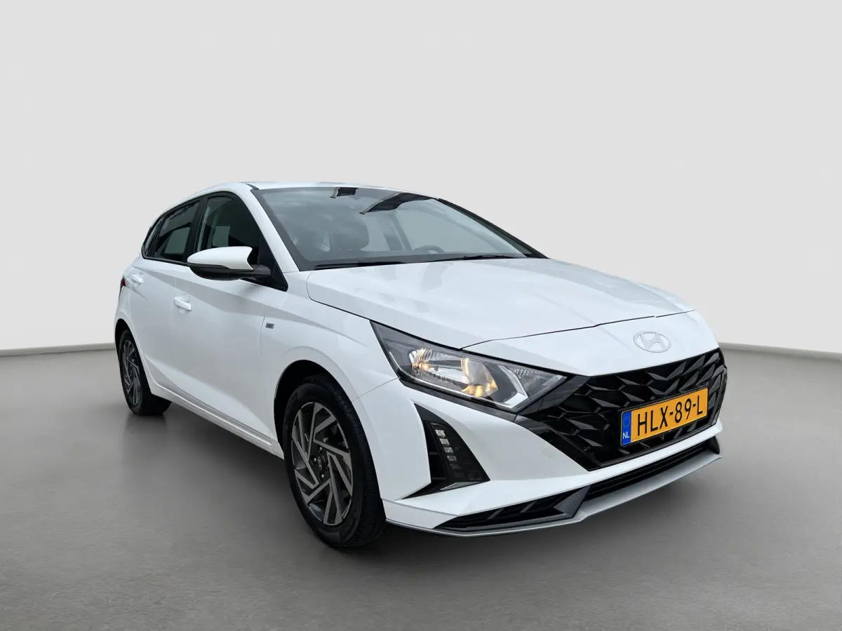 1.0 T-GDI 100pk Comfort | Airco | Camera | Carplay | Cruise control | Dodehoek detectie | Navigatie | Parkeersensoren | Digitaal cockpit | Lichtmetalen velgen
