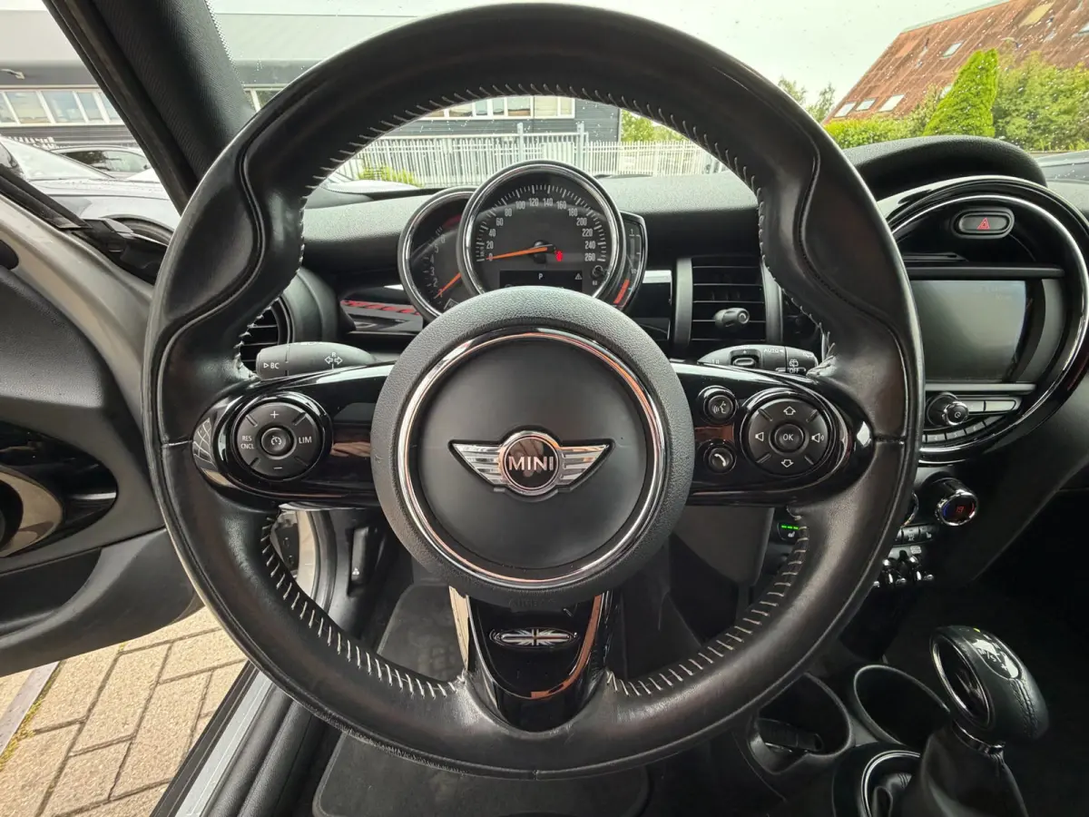 Mini 1.5 Chili Serious Business / Works / Pano / H&K / Led / Sportleder / Cruise .