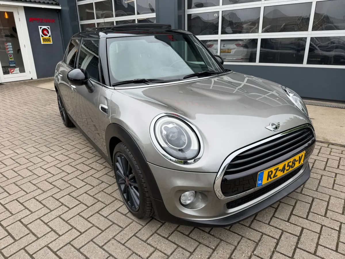 Mini 1.5 Chili Serious Business / Works / Pano / H&K / Led / Sportleder / Cruise .