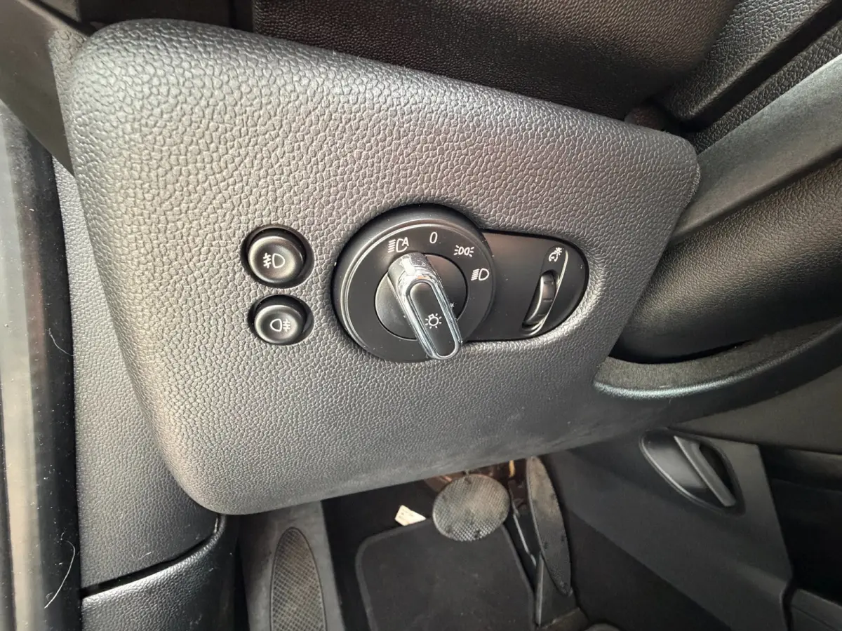 Mini 1.5 Chili Serious Business / Works / Pano / H&K / Led / Sportleder / Cruise .