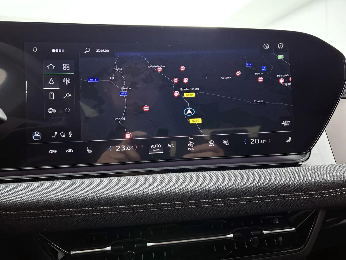 S edition 83 kWh | Navigatie | Apple Carplay | Adaptieve Cruise Control | Achteruitrij Camera | Climate Control | Privacy glas | Matrix Koplampen | Tech Pakket Plus | Omgeving camera's | MMI